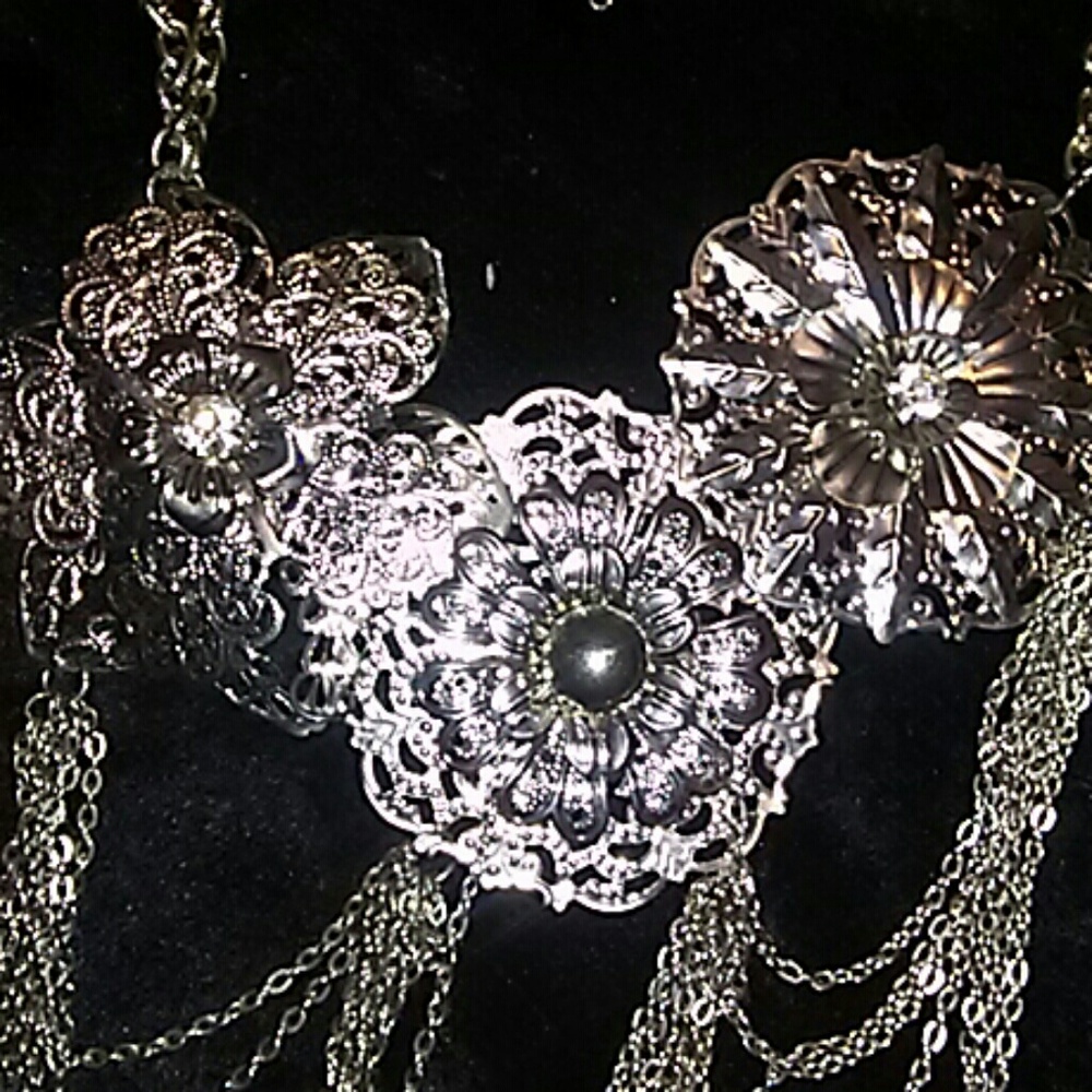 Necklace - Picture 2 of 4